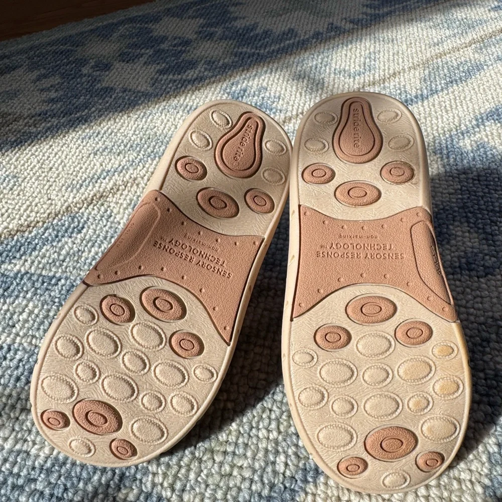 Stride Rite Mary Jane’s